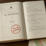 acte de propriété maison, bureau, clés, tampon notarial